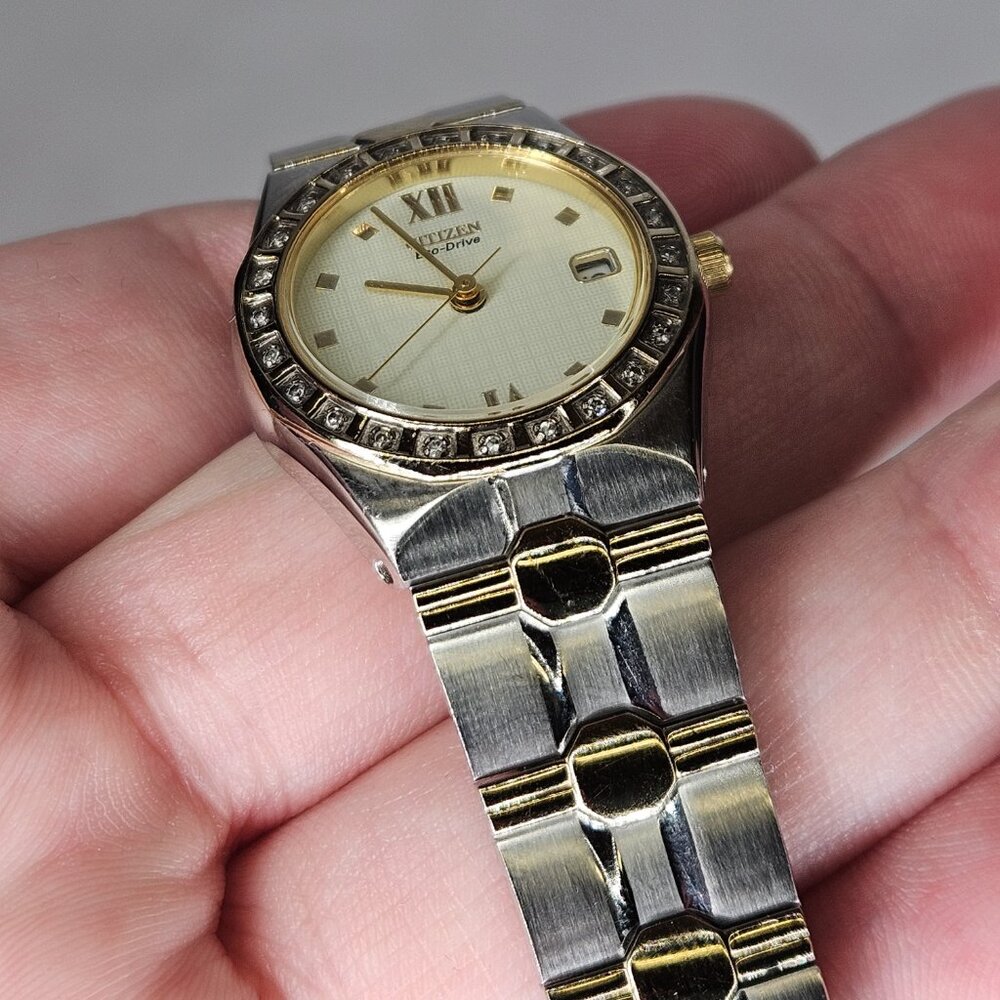 Citizen Eco-Drive E010-S008654 Diamond Bezel Gold & Silver Tone Wristwatch Watch - Picture 10 of 12